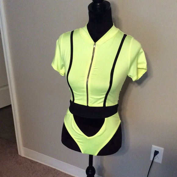 2 piece swimwear - Picture 2 of 7